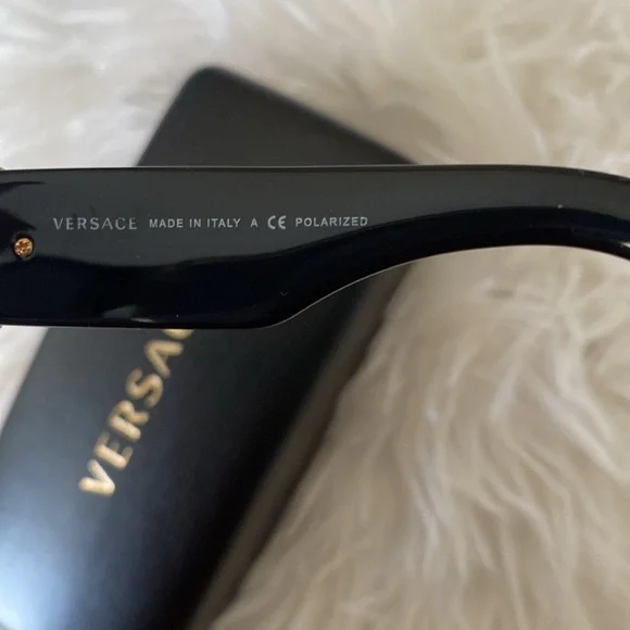 Authentic VERSACE (VE4296) Sunglasses - Picture 4 of 6